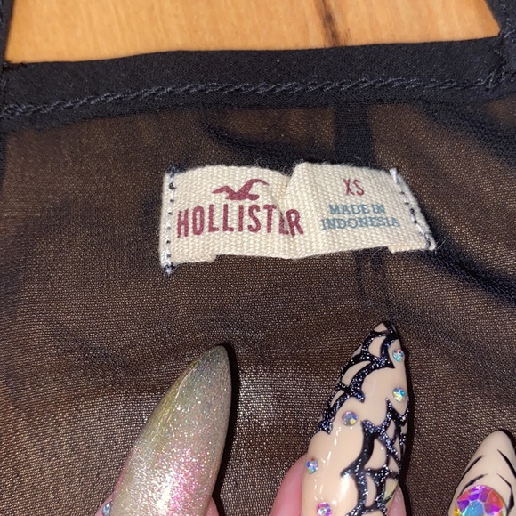 NWOT - HOLLISTER HIGH NECK CRISS CROSS FLORAL SHEER BACK BLOUSE - SIZE XS - Picture 5 of 8